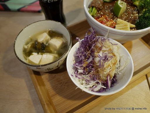 【食記】台中秋刀闘肥牛-極旨丼飯專賣店 SAURY&BEEF Restaurent＠西屯永豐棧酒店&大安公園-捷運BRT頂何厝 : 料理堅持與品質兼顧, 物超所值的海陸美味 區域 午餐 台中市 定食 捷運美食MRT&BRT 日式 晚餐 海鮮 牛排 蓋飯/丼飯 西屯區 雞排 飲食/食記/吃吃喝喝 