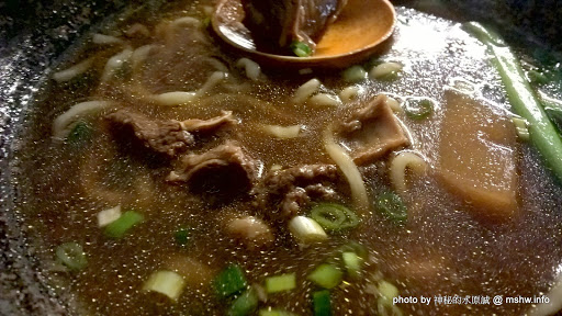 【食記】台中うし手打拉麵@北區一中商圈&中友百貨&中國醫學大學 : 宵夜要補一點?時間限定的傳統紅燒牛肉麵與藥膳雞腿麵 北區 區域 台中市 台式 宵夜 小吃 拉麵 日式 飲食/食記/吃吃喝喝 麵食類 