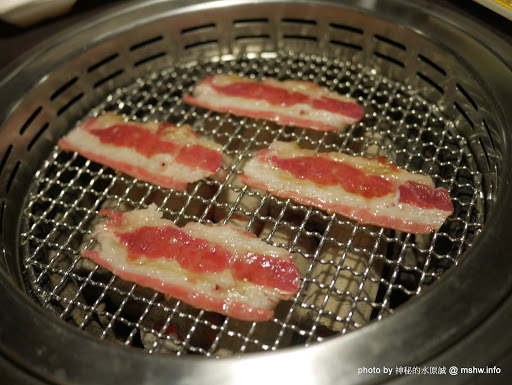 【食記】台中燒肉眾-精緻炭火燒肉/台中文心店@南屯家樂福-捷運MRT溝仔墘 : 價格輕鬆選,精緻路線的和牛燒肉吃到飽 冰品 區域 午餐 南屯區 台中市 吃到飽 和牛 宵夜 捷運美食MRT&BRT 日式 晚餐 燒烤/燒肉 飲食/食記/吃吃喝喝 