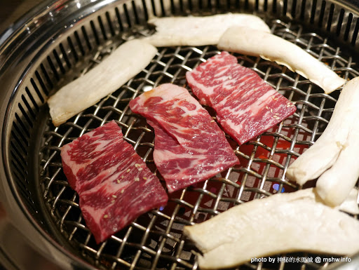 【食記】台中山鯨燒肉やきにくの專門店@北區簡愛汽車旅館 : 印月餐旅新品牌, 日韓合璧, 大份量高CP值, 滿足你對肉食的渴望!! 串燒 冰品 冰淇淋 北區 區域 台中市 和牛 宵夜 日式 晚餐 燒烤/燒肉 甜點 韓式 飲食/食記/吃吃喝喝 