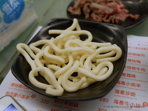 【食記】台中小園迷你火鍋美村店 Garden@西區草悟道 : 台中老字號的美味石頭火鍋, 多一杯飲品更完美 區域 台中市 夜市小吃 宵夜 晚餐 火鍋/鍋物 西區 飲食/食記/吃吃喝喝 
