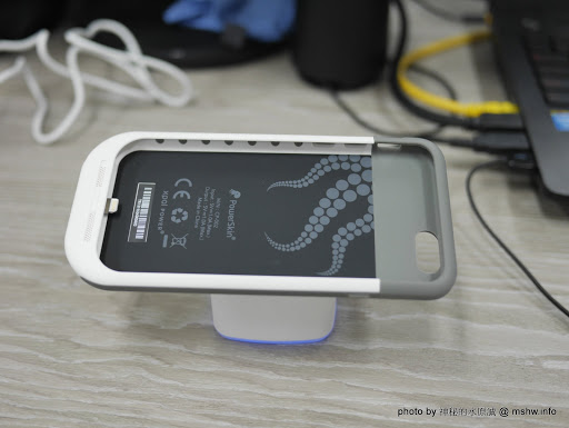 【數位3C】看不見,可是依舊存在! PowerSkin PowerTouch  Magconn 磁吸式無線充電系列, 行動電源組合 3C/資訊/通訊/網路 廣告 新聞與政治 硬體 行動電話 試吃試用業配文 通信 開箱 