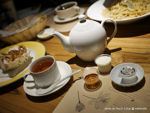 【食記】NINI 尼尼義大利餐廳旗艦店-台中NINI公益店@南屯 : 幽靜, 時尚, 美味...適合好友共享 下午茶 區域 午餐 南屯區 台中市 咖啡簡餐 晚餐 海鮮 燉飯 牛排 義式 西式 豬排 酒類 飲食/食記/吃吃喝喝 香菇 麵食類 