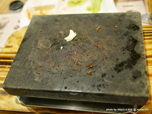 【食記】台中Joyful Steak House 饗厚牛排-台中東海店@龍井東海夜市捷運BRT坪頂 : 喔喔, 原來岩燒也可以吃的很平價... 區域 午餐 台中市 台式 捷運美食MRT&BRT 排餐 晚餐 石板料理 自助吧 西式 豬排 雞排 飲食/食記/吃吃喝喝 龍井區 