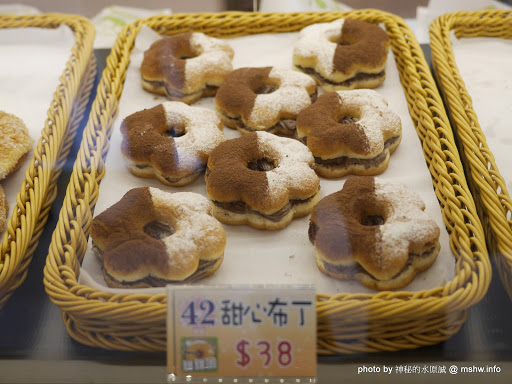 【食記】台中Siang Ning Beike Lemon Donuts 香檸貝克甜甜圈專賣-北屯同心店@北屯東山路 : 環境寬敞舒適, 甜點口感依舊, 還有新產品等著你喔!! 下午茶 北屯區 區域 午餐 台中市 台式 晚餐 甜點 糕餅烘培 西式 輕食 飲食/食記/吃吃喝喝 