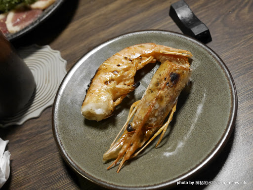 【食記】台中Iwate 岩手日式炭火燒肉@南屯公益路燒肉-捷運MRT溝仔墘 : 全程桌邊服務,肉質與技術兼具的巷弄美味 區域 南屯區 台中市 和牛 宵夜 居酒屋 捷運美食MRT&BRT 日式 晚餐 燒烤/燒肉 飲食/食記/吃吃喝喝 