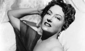 Gloria Swanson Net Worth, Income, Salary, Earnings, Biography, How much money make?