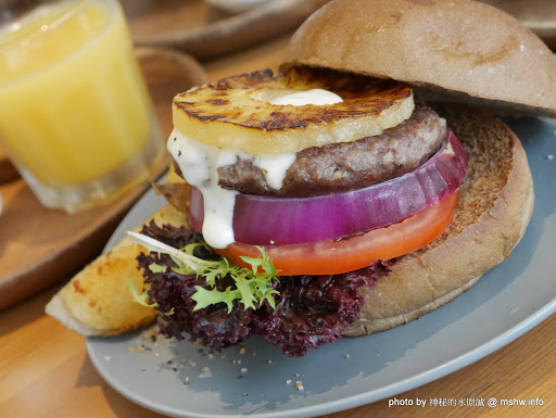 【食記】台北Pond Burger Cafe 早午餐.漢堡.輕食@信義國際會議中心&世界貿易中心-捷運MRT台北101/世貿 : 食材新鮮,口味創新,下午茶也能享受美味私房漢堡 下午茶 信義區 區域 午餐 台北市 咖啡簡餐 捷運美食MRT&BRT 早餐 晚餐 漢堡 甜點 糕餅烘培 美式 西式 輕食 飲食/食記/吃吃喝喝 