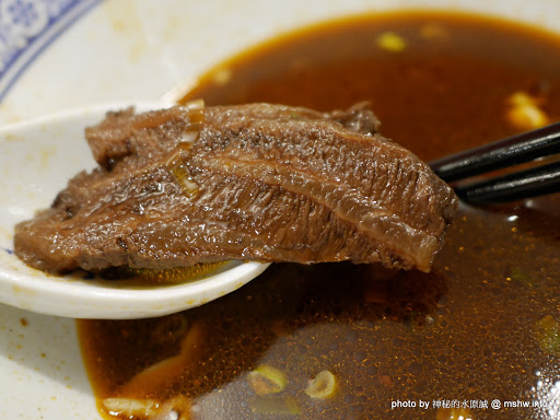 【食記】台中段純貞麻辣牛肉麵-廣三SOGO店@西區捷運BRT科博館 : 來自新竹的老字號美食,現在終於比較不用排隊了! 下午茶 中式 區域 午餐 台中市 台式 小吃 拉麵 捷運美食MRT&BRT 晚餐 滷味 牛肉麵 西區 飲食/食記/吃吃喝喝 麵食類 麻辣 