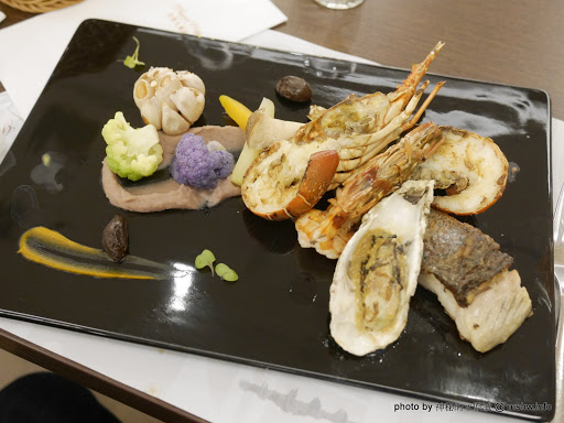【食記】台中Grand City Hotel 五都大飯店-美馡西餐廳@豐原-台鐵TRA豐原站 : 食材用心,季節限定的質感創意套餐 住宿 區域 午餐 台中市 捷運美食MRT&BRT 排餐 旅館 晚餐 海鮮 烤雞 牛排 西式 豐原區 豬排 飲食/食記/吃吃喝喝 