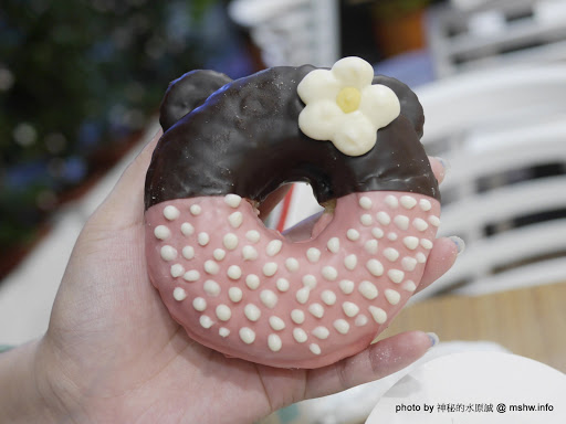 【食記】台中Siang Ning Beike Lemon Donuts 香檸貝克甜甜圈專賣-北屯同心店@北屯東山路 : 環境寬敞舒適, 甜點口感依舊, 還有新產品等著你喔!! 下午茶 北屯區 區域 午餐 台中市 台式 晚餐 甜點 糕餅烘培 西式 輕食 飲食/食記/吃吃喝喝 
