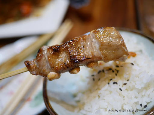【食記】台中店小二串燒vs燒肉&異國料理(忠明店) BBQ&Cuisine&Beers@西區向上市場&開原橋 : 大隱隱於市, 口味實在真功夫, 晚餐時段也能心滿意足!! 中式 串燒 區域 台中市 台式 合菜 宵夜 小吃 居酒屋 川菜 日式 晚餐 泰式 漢堡 烤雞 無國界 燒烤/燒肉 蒙古料理 西區 韓式 飲食/食記/吃吃喝喝 鴨肉 