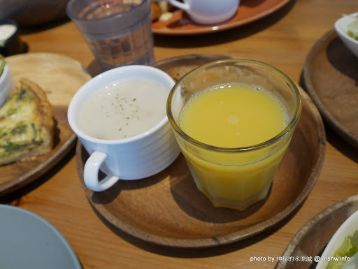 【食記】台北Pond Burger Cafe 早午餐.漢堡.輕食@信義國際會議中心&世界貿易中心-捷運MRT台北101/世貿 : 食材新鮮,口味創新,下午茶也能享受美味私房漢堡 下午茶 信義區 區域 午餐 台北市 咖啡簡餐 捷運美食MRT&BRT 早餐 晚餐 漢堡 甜點 糕餅烘培 美式 西式 輕食 飲食/食記/吃吃喝喝 