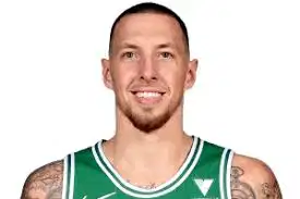 Daniel Theis Age, Wiki, Biography, Wife, Children, Salary, Net Worth, Parents