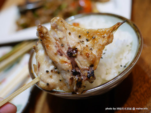【食記】台中店小二串燒vs燒肉&異國料理(忠明店) BBQ&Cuisine&Beers@西區向上市場&開原橋 : 大隱隱於市, 口味實在真功夫, 晚餐時段也能心滿意足!! 中式 串燒 區域 台中市 台式 合菜 宵夜 小吃 居酒屋 川菜 日式 晚餐 泰式 漢堡 烤雞 無國界 燒烤/燒肉 蒙古料理 西區 韓式 飲食/食記/吃吃喝喝 鴨肉 