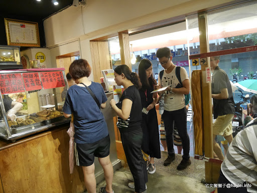 雙月食品社 養生美食台大醫院 湯清味美，料多到滿出來的捷運善導寺站附近的平價藥膳溫補首選！非凡電視推薦！外帶去探病或回家吃都很棒～超推麻油雞麵線、虱目魚肚蛤蜊雞湯、各式滷透透滷味跟肥嫩美味鮮蚵！ 中式料理 保養品分享 健康養身 飲食集錦 