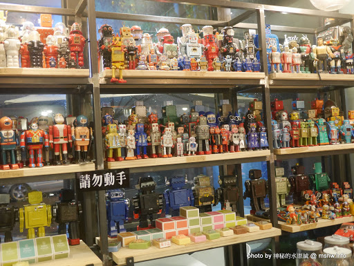 【食記】台中機器人餐廳?Robot Station 鐵皮駅飲食主題館@西區草悟道&經國大道 : 新裝潢新氣象,一同來享受美味的無國界創意料理 下午茶 區域 午餐 台中市 台式 披薩 晚餐 果汁 泰式 無國界 義式 西區 輕食 飲食/食記/吃吃喝喝 麵食類 