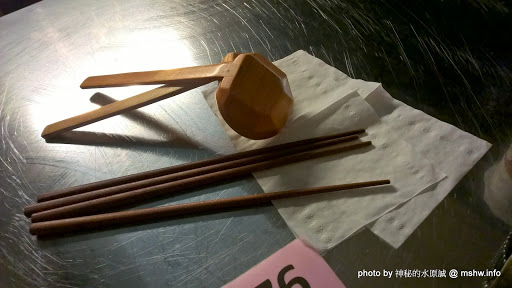 【食記】台中うし手打拉麵@北區一中商圈&中友百貨&中國醫學大學 : 宵夜要補一點?時間限定的傳統紅燒牛肉麵與藥膳雞腿麵 北區 區域 台中市 台式 宵夜 小吃 拉麵 日式 飲食/食記/吃吃喝喝 麵食類 