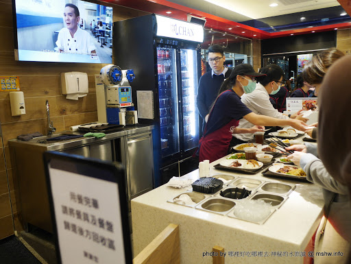 【食記】台中了凡香港油雞飯麵 Hawker Chan Taiwan J-Mall店@西屯米其林一條街&工業區-捷運BRT澄清醫院 : 米其林再度失靈!居然端得出冷的我也是醉了 下午茶 中式 便當/快餐 區域 午餐 台中市 小吃 捷運美食MRT&BRT 晚餐 未分類 港式 燒臘 米其林 Michelin 西屯區 雞肉飯 飲食/食記/吃吃喝喝 麵食類 