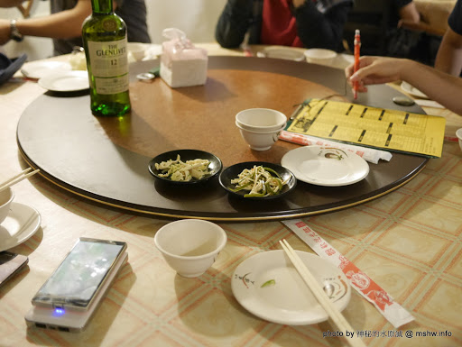 【食記】台中獅兄弟風味小酒館-柳川總店@西區教育大學&全球影城&中華夜市 : 食材新鮮,口味不過鹹,喝酒聚餐的好所在...希望不要再有鐵絲出現在螃蟹裡了! 中式 區域 午餐 台中市 台式 合菜 咖哩 小吃 居酒屋 晚餐 海鮮 炒飯 西區 酒類 鐵板料理 飲食/食記/吃吃喝喝 