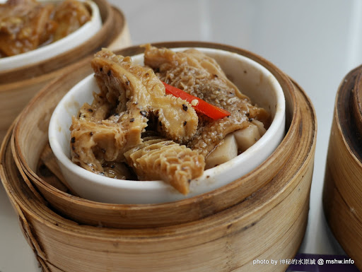 【食記】香港聯邦皇宮東涌店 Federal Palace@地鐵東涌站-東薈城名店倉 : 發現鼎泰豐的秘密? 口味不差, 但服務實在是不敢恭維 中式 包子類 區域 午餐 合菜 捷運美食MRT&BRT 早餐 晚餐 東湧 海鮮 港式 粥&稀飯 飲食/食記/吃吃喝喝 香港(Hong Kong) 