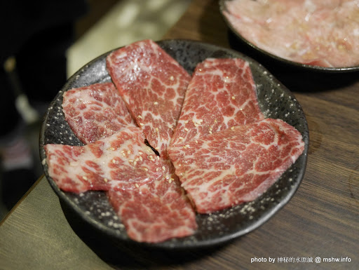 【食記】台中Iwate 岩手日式炭火燒肉@南屯公益路燒肉-捷運MRT溝仔墘 : 全程桌邊服務,肉質與技術兼具的巷弄美味 區域 南屯區 台中市 和牛 宵夜 居酒屋 捷運美食MRT&BRT 日式 晚餐 燒烤/燒肉 飲食/食記/吃吃喝喝 