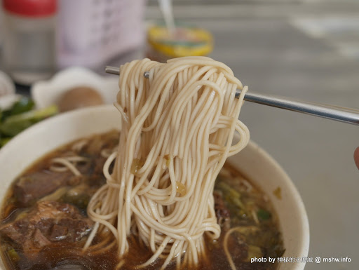 【食記】台中上海未名麵點.酸辣湯@中區舊市府&民權郵局-捷運BRT台中車站 : 超過一甲子歷史的上海味無名麵攤? 口感中上, 酸梅湯也好喝呢!! 上海菜 中區 中式 區域 午餐 台中市 台式 捷運美食MRT&BRT 早餐 牛肉麵 豬排 飲食/食記/吃吃喝喝 麵食類 