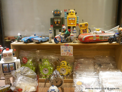 【食記】台中機器人餐廳?Robot Station 鐵皮駅飲食主題館@西區草悟道&經國大道 : 新裝潢新氣象,一同來享受美味的無國界創意料理 下午茶 區域 午餐 台中市 台式 披薩 晚餐 果汁 泰式 無國界 義式 西區 輕食 飲食/食記/吃吃喝喝 麵食類 