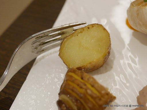【食記】台中Grand City Hotel 五都大飯店-美馡西餐廳@豐原-台鐵TRA豐原站 : 食材用心,季節限定的質感創意套餐 住宿 區域 午餐 台中市 捷運美食MRT&BRT 排餐 旅館 晚餐 海鮮 烤雞 牛排 西式 豐原區 豬排 飲食/食記/吃吃喝喝 