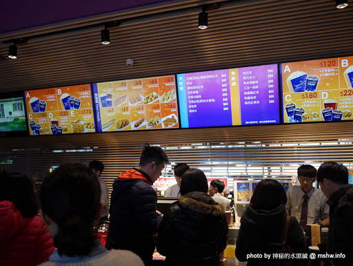 【景點】台中秀泰廣場影城站前店-Showtime Cinemas@東區干城-台中車站 : 小而美的精緻影廳, 不過這樣票價好像應該要有點空間 區域 台中市 影城 旅行 景點 東區 電影 
