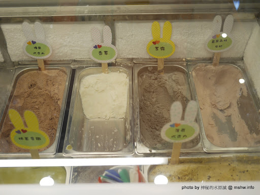 【食記】台中Three Little Bunnies GELATO RESTAURANT 三隻小兔義式冰淇淋餐廳-台中老虎城店@西屯老虎城-捷運BRT秋紅谷 : 用料實在, 健康取向的美味冰品! 糖尿病患者也可以安心吃 冰品 冰淇淋 區域 午餐 台中市 捷運美食MRT&BRT 晚餐 燉飯 義式 茶類 西屯區 輕食 飲食/食記/吃吃喝喝 麵食類 