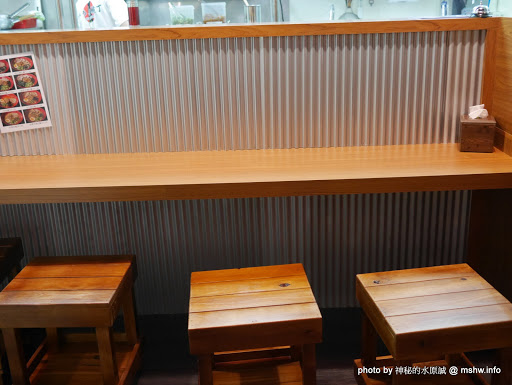 【食記】台中三代目屋台餃子安兵衛-台灣一號店@西區中美橫丁Hirome ひろめ横丁&廣三SOGO-捷運BRT科博館 : 弘人市場在台灣!輕鬆享受高知飲食文化 串燒 區域 台中市 夜市小吃 宵夜 小吃 居酒屋 拉麵 捷運美食MRT&BRT 日式 晚餐 燒烤/燒肉 稻燒&槀燒 西區 酒類 飲食/食記/吃吃喝喝 麵食類 