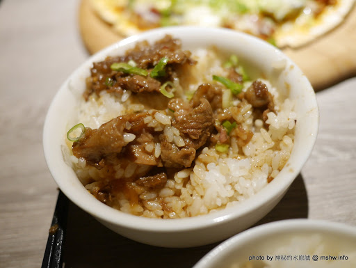 【食記】台中山鯨燒肉やきにくの專門店@北區簡愛汽車旅館 : 印月餐旅新品牌, 日韓合璧, 大份量高CP值, 滿足你對肉食的渴望!! 串燒 冰品 冰淇淋 北區 區域 台中市 和牛 宵夜 日式 晚餐 燒烤/燒肉 甜點 韓式 飲食/食記/吃吃喝喝 