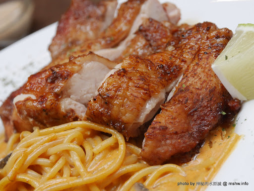 【食記】台中Wood Door 木門咖啡-Coffee, Waffle, Sandwich, Pasta, Dessert@南屯 : 環境舒適,食材用心,大份量義大利麵好食在! 下午茶 區域 午餐 南屯區 台中市 咖啡簡餐 早餐 晚餐 烤雞 糕餅烘培 義式 輕食 飲食/食記/吃吃喝喝 馬來西亞料理 麵食類 