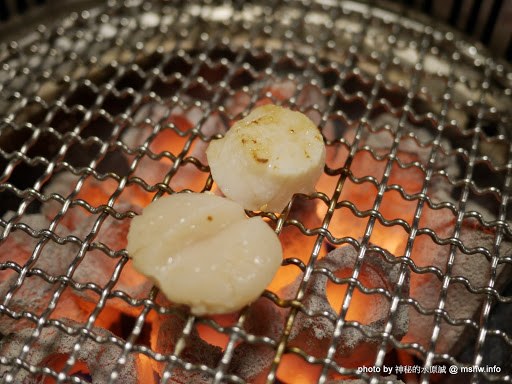 【食記】台中Iwate 岩手日式炭火燒肉@南屯公益路燒肉-捷運MRT溝仔墘 : 全程桌邊服務,肉質與技術兼具的巷弄美味 區域 南屯區 台中市 和牛 宵夜 居酒屋 捷運美食MRT&BRT 日式 晚餐 燒烤/燒肉 飲食/食記/吃吃喝喝 