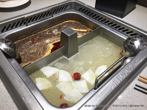【食記】台中海底撈火鍋 HaidilaoTaiwan 教戰守則?@西屯大遠百-捷運BRT新光遠百 : 美甲.按摩.京劇變臉與貼心服務...這就是四川的餐飲業?不過價格都幫你加在菜單上了XD 中式 冰品 冰淇淋 區域 午餐 台中市 晚餐 海鮮 火鍋/鍋物 西屯區 飲食/食記/吃吃喝喝 麻辣 
