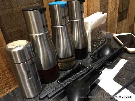 【食記】台中壹玖捌捌銷魂鍋貼專賣店@西區廣三SOGO百貨-捷運BRT科博館 : 荷包銷魂必點!?口味有待加強的彰化北斗知名鍋貼品牌 中式 區域 午餐 台中市 台式 小吃 晚餐 水餃&煎餃&鍋貼 西區 飲食/食記/吃吃喝喝 