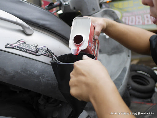 【生活】油之陸全合成酯類摩托車機油 US LUBE TORQUE RACING 4T 10W-40 @新加坡原裝的進口重機檔車專用機油,讓品質保護你的愛車 嗜好 新聞與政治 機研 汽車&自動車 試吃試用業配文 開箱 