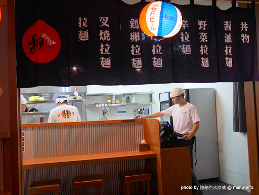 【食記】台中三代目屋台餃子安兵衛-台灣一號店@西區中美橫丁Hirome ひろめ横丁&廣三SOGO-捷運BRT科博館 : 弘人市場在台灣!輕鬆享受高知飲食文化 串燒 區域 台中市 夜市小吃 宵夜 小吃 居酒屋 拉麵 捷運美食MRT&BRT 日式 晚餐 燒烤/燒肉 稻燒&槀燒 西區 酒類 飲食/食記/吃吃喝喝 麵食類 