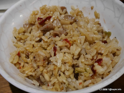 雙月食品社 養生美食台大醫院 湯清味美，料多到滿出來的捷運善導寺站附近的平價藥膳溫補首選！非凡電視推薦！外帶去探病或回家吃都很棒～超推麻油雞麵線、虱目魚肚蛤蜊雞湯、各式滷透透滷味跟肥嫩美味鮮蚵！ 中式料理 保養品分享 健康養身 飲食集錦 