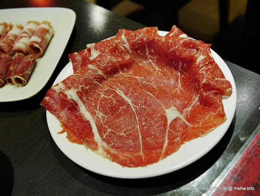 【食記】台北蒙古紅蒙古火鍋@大安捷運MRT國父紀念館 : 湯頭過癮,食材犯規,想吃道地蒙古鍋的...就是這裡啦! 中式 區域 午餐 台北市 吃到飽 大安區 宵夜 捷運美食MRT&BRT 晚餐 海鮮 火鍋/鍋物 蒙古料理 飲食/食記/吃吃喝喝 麻辣 