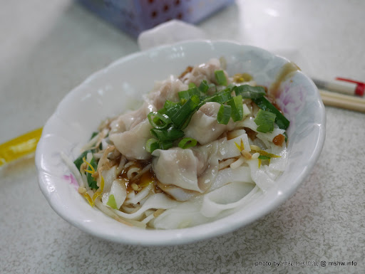【食記】桃園添蓮小吃館@龍潭 : 三十年的小吃店? 呃,是靠近醫院所以都煮得很軟爛嗎? 中式 區域 午餐 台式 晚餐 桃園市 水餃&煎餃&鍋貼 牛肉麵 肉圓 飲食/食記/吃吃喝喝 麵食類 龍潭區 