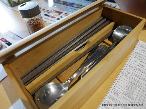 【食記】台中ラ一メン野島家麵屋河南店@西屯逢甲夜市 : 率性新吃法!奶蓋咖哩麵.客製化丼飯等你來嘗鮮~招牌美味一次滿足 DIY料理 下午茶 區域 午餐 台中市 咖哩 拉麵 日式 晚餐 蓋飯/丼飯 西屯區 豬排 飲食/食記/吃吃喝喝 麵食類 