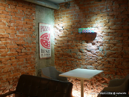 【食記】台中機器人餐廳?Robot Station 鐵皮駅飲食主題館@西區草悟道&經國大道 : 新裝潢新氣象,一同來享受美味的無國界創意料理 下午茶 區域 午餐 台中市 台式 披薩 晚餐 果汁 泰式 無國界 義式 西區 輕食 飲食/食記/吃吃喝喝 麵食類 