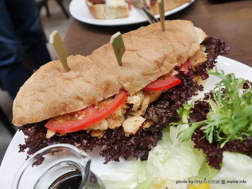 【食記】台中Wood Door 木門咖啡-Coffee, Waffle, Sandwich, Pasta, Dessert@南屯 : 環境舒適,食材用心,大份量義大利麵好食在! 下午茶 區域 午餐 南屯區 台中市 咖啡簡餐 早餐 晚餐 烤雞 糕餅烘培 義式 輕食 飲食/食記/吃吃喝喝 馬來西亞料理 麵食類 
