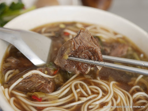 【食記】台中上海未名麵點.酸辣湯@中區舊市府&民權郵局-捷運BRT台中車站 : 超過一甲子歷史的上海味無名麵攤? 口感中上, 酸梅湯也好喝呢!! 上海菜 中區 中式 區域 午餐 台中市 台式 捷運美食MRT&BRT 早餐 牛肉麵 豬排 飲食/食記/吃吃喝喝 麵食類 
