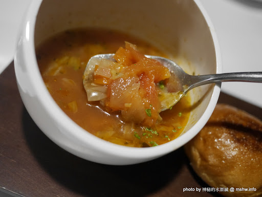 【食記】台中BELLO Restaurant 漂亮義式餐廳@西屯老虎城&鼎盛BHW-捷運BRT秋紅谷 : 夜色滿點氣氛佳的七期景觀餐廳 下午茶 區域 午餐 台中市 夜景 宵夜 披薩 捷運周邊 捷運美食MRT&BRT 旅行 晚餐 義式 西屯區 西式 輕食 飲食/食記/吃吃喝喝 麵食類 