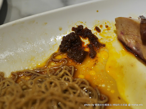 【食記】台中了凡香港油雞飯麵 Hawker Chan Taiwan J-Mall店@西屯米其林一條街&工業區-捷運BRT澄清醫院 : 米其林再度失靈!居然端得出冷的我也是醉了 下午茶 中式 便當/快餐 區域 午餐 台中市 小吃 捷運美食MRT&BRT 晚餐 未分類 港式 燒臘 米其林 Michelin 西屯區 雞肉飯 飲食/食記/吃吃喝喝 麵食類 