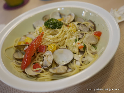 【食記】台中Three Little Bunnies GELATO RESTAURANT 三隻小兔義式冰淇淋餐廳-台中老虎城店@西屯老虎城-捷運BRT秋紅谷 : 用料實在, 健康取向的美味冰品! 糖尿病患者也可以安心吃 冰品 冰淇淋 區域 午餐 台中市 捷運美食MRT&BRT 晚餐 燉飯 義式 茶類 西屯區 輕食 飲食/食記/吃吃喝喝 麵食類 