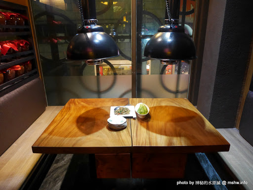 【食記】台中店小二串燒vs燒肉&異國料理(忠明店) BBQ&Cuisine&Beers@西區向上市場&開原橋 : 大隱隱於市, 口味實在真功夫, 晚餐時段也能心滿意足!! 中式 串燒 區域 台中市 台式 合菜 宵夜 小吃 居酒屋 川菜 日式 晚餐 泰式 漢堡 烤雞 無國界 燒烤/燒肉 蒙古料理 西區 韓式 飲食/食記/吃吃喝喝 鴨肉 